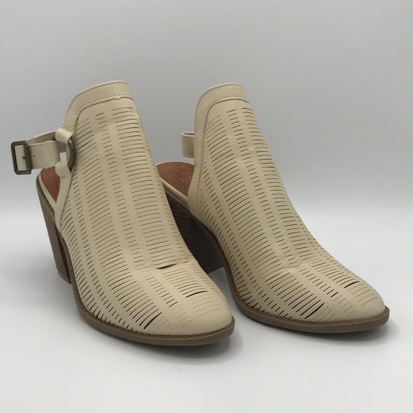 SUGAR CREAM BOOTIE HEELS SIZE 7.5 - Picture 4 of 12